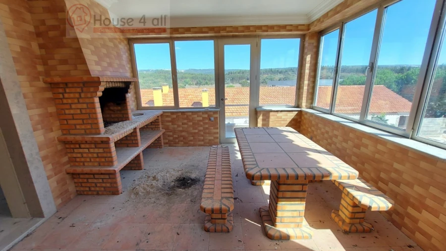 Moradia T6 para Venda em Turquel Foto 13