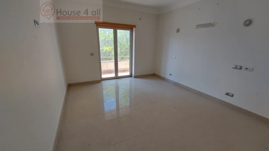 Moradia T6 para Venda em Turquel Foto 18