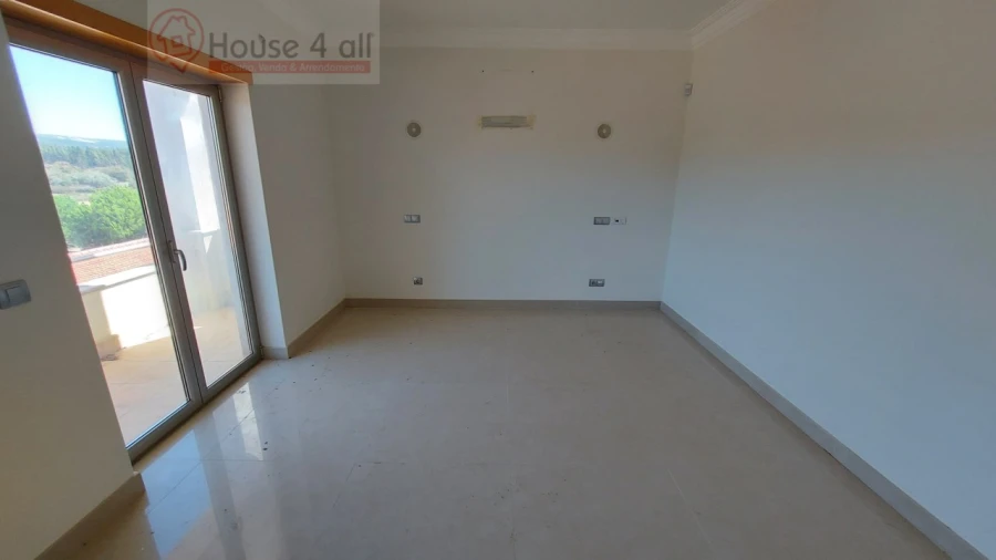 Moradia T6 para Venda em Turquel Foto 21