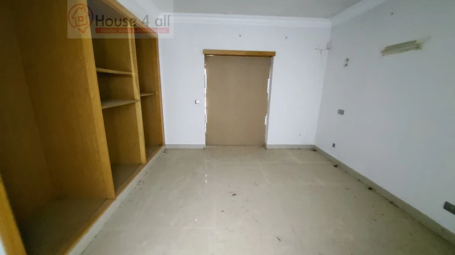 Moradia T6 para Venda em Turquel Foto 23