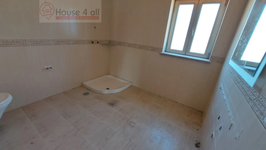 Moradia T6 para Venda em Turquel Foto 24