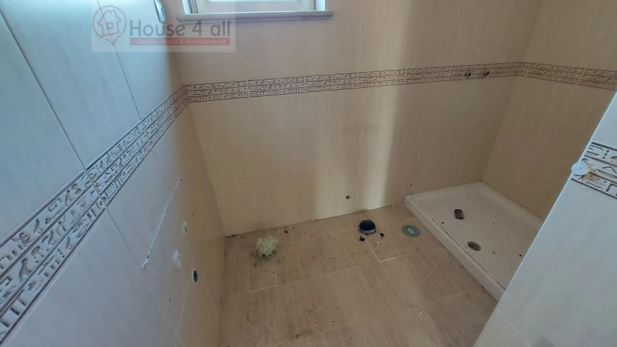 Moradia T6 para Venda em Turquel Foto 26