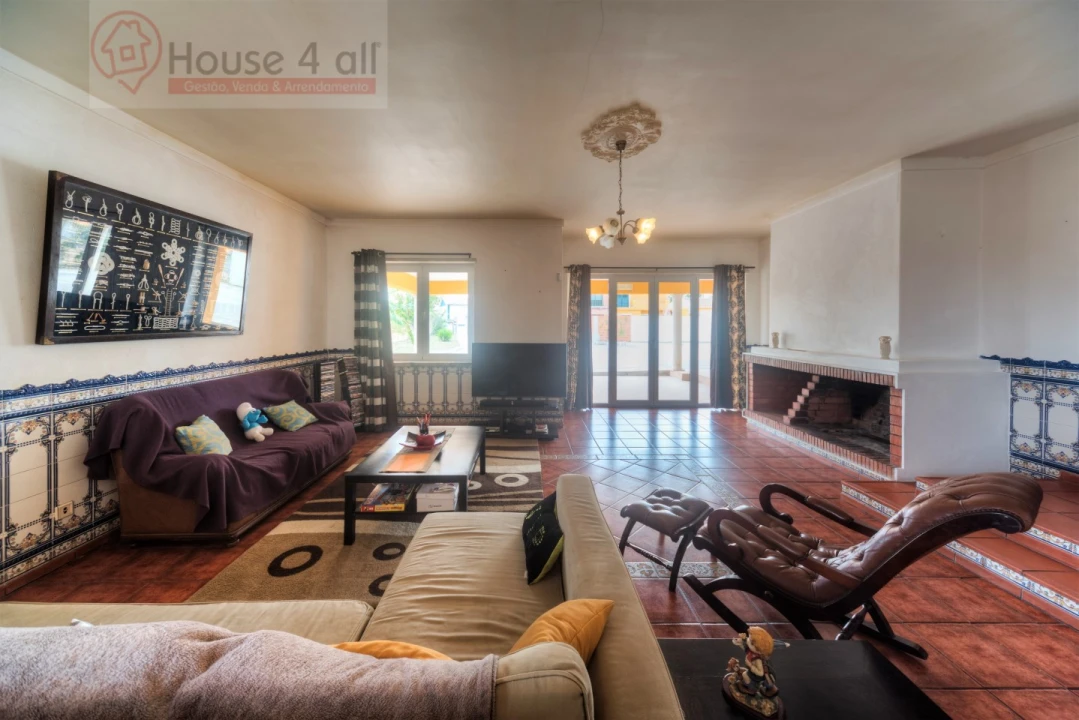 Moradia T4 para Venda em Usseira Foto 4