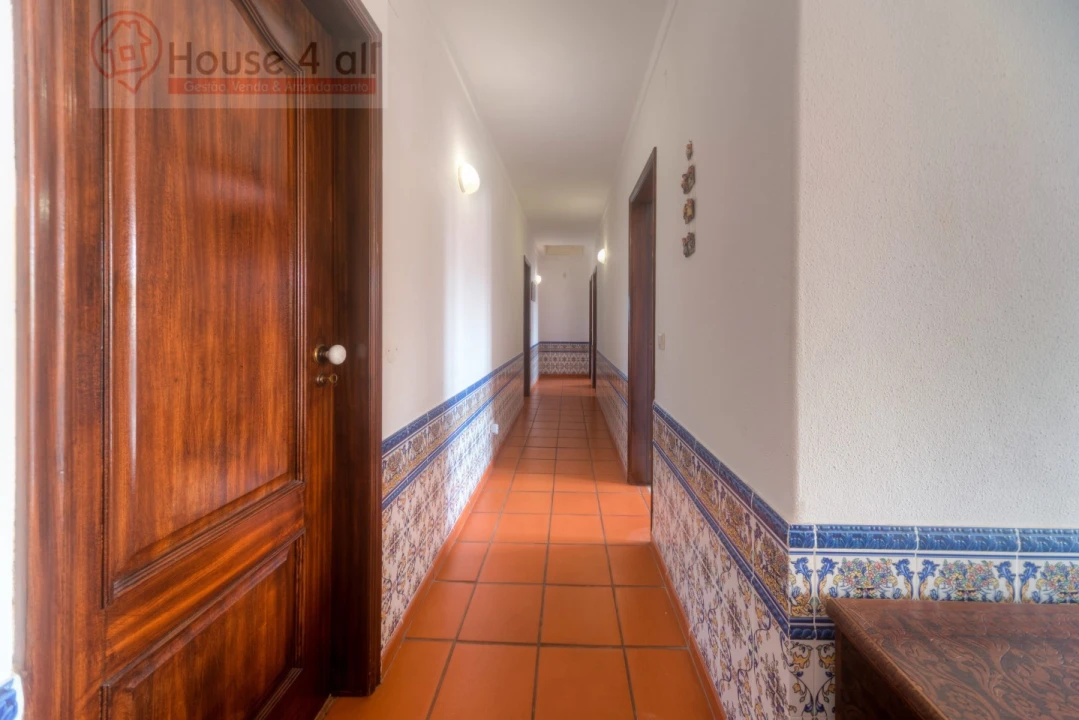 Moradia T4 para Venda em Usseira Foto 19