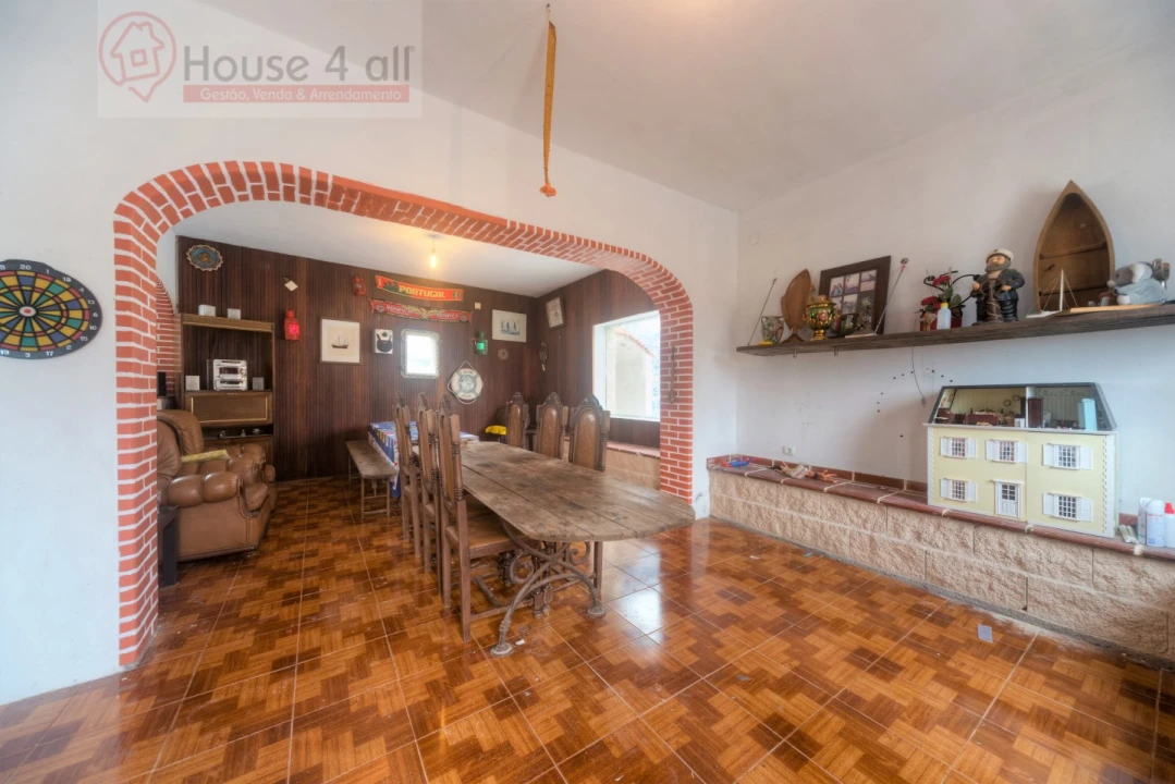 Moradia T4 para Venda em Usseira Foto 32