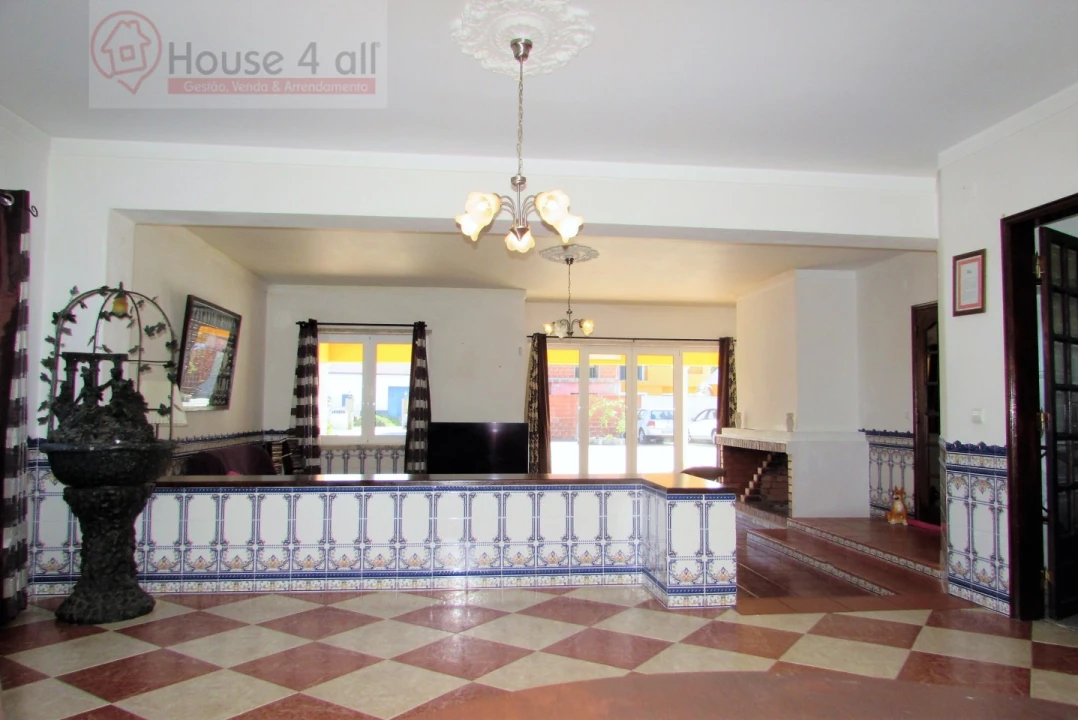 Moradia T4 para Venda em Usseira Foto 11