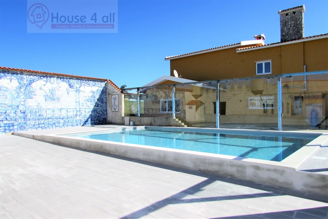 Moradia T4 para Venda em Usseira Foto 38