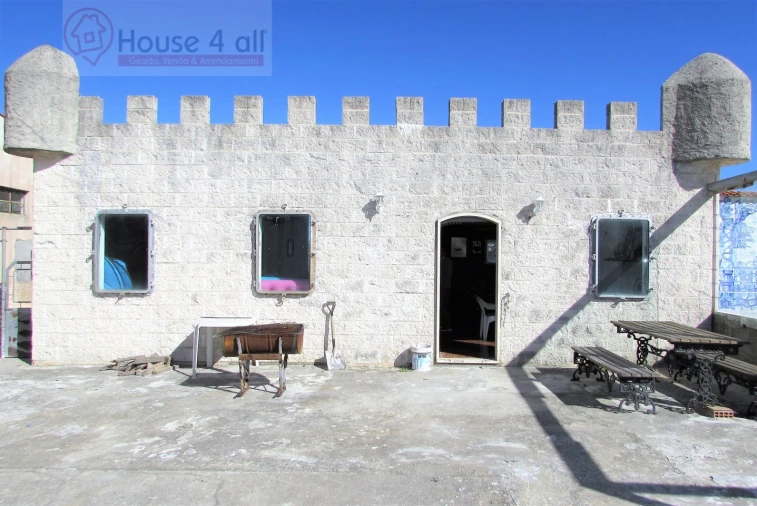 Moradia T4 para Venda em Usseira Foto 31