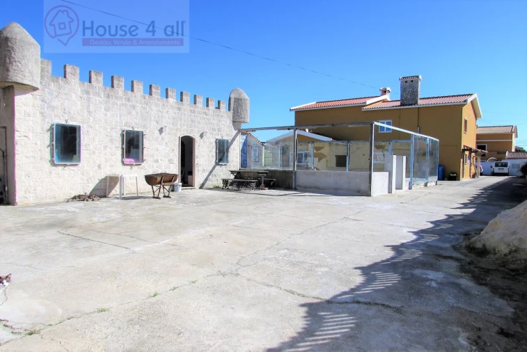 Moradia T4 para Venda em Usseira Foto 36