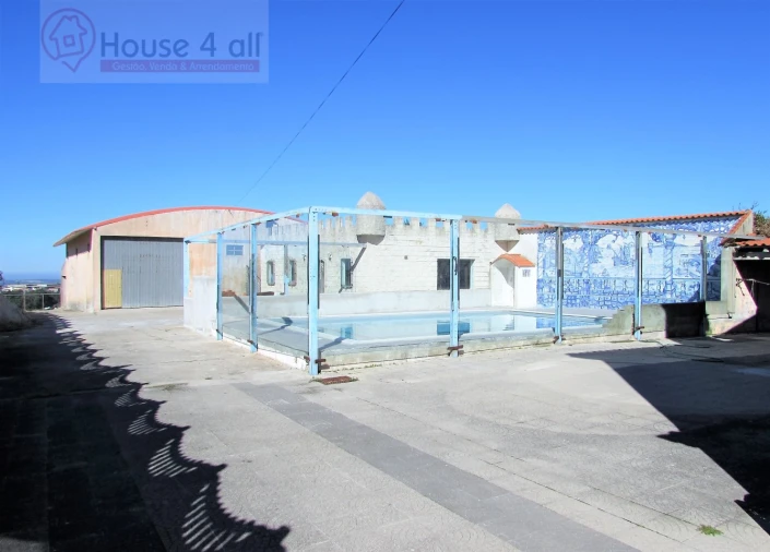 Moradia T4 para Venda em Usseira Foto 37