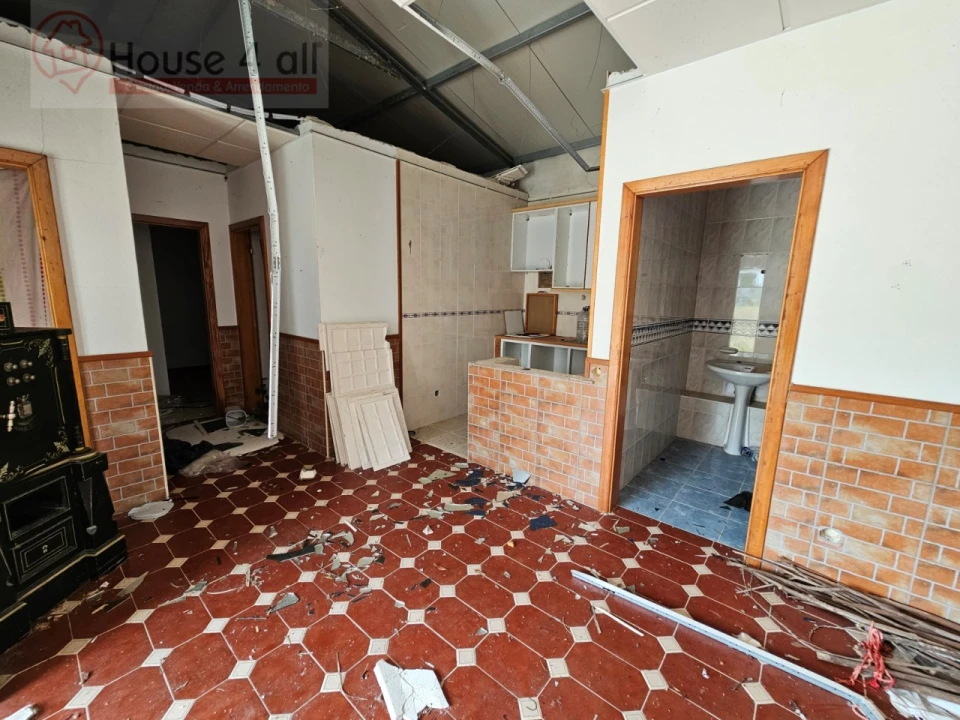 Negócio para Venda em Nadadouro Foto 18