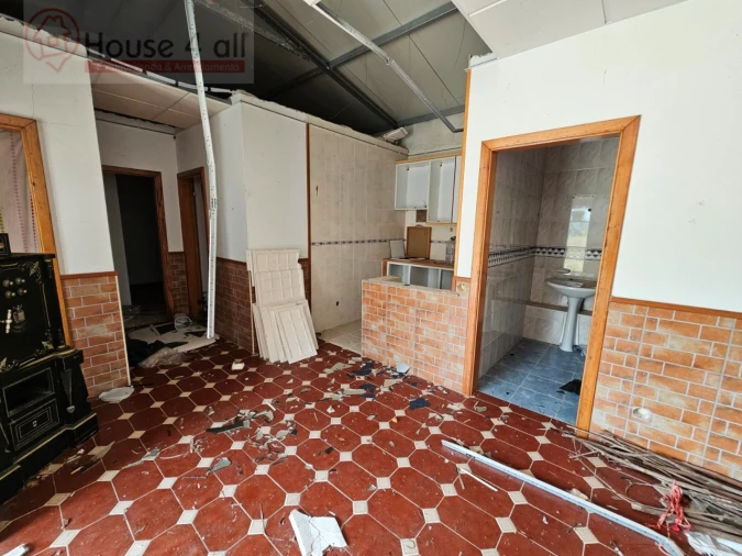 Negócio para Venda em Nadadouro Foto 18