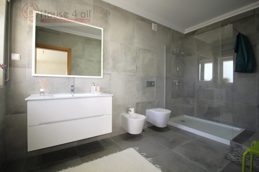 Apartamento T2 para Venda em Tornada e Salir do Porto Foto 14