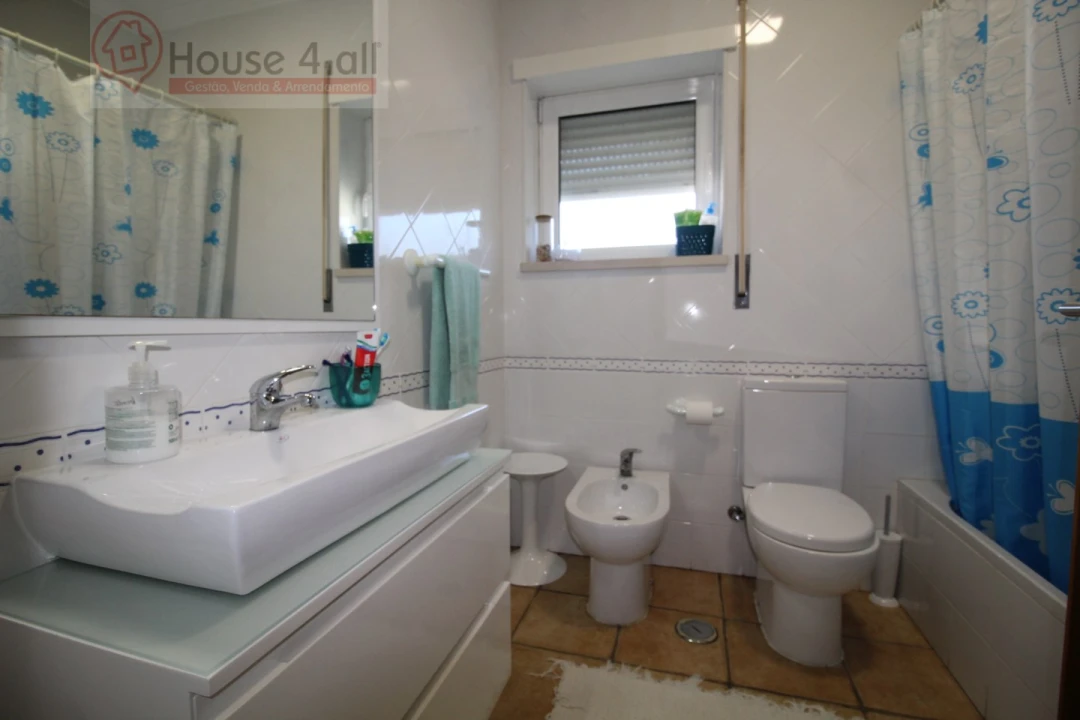 Apartamento T2 para Venda em Tornada e Salir do Porto Foto 19