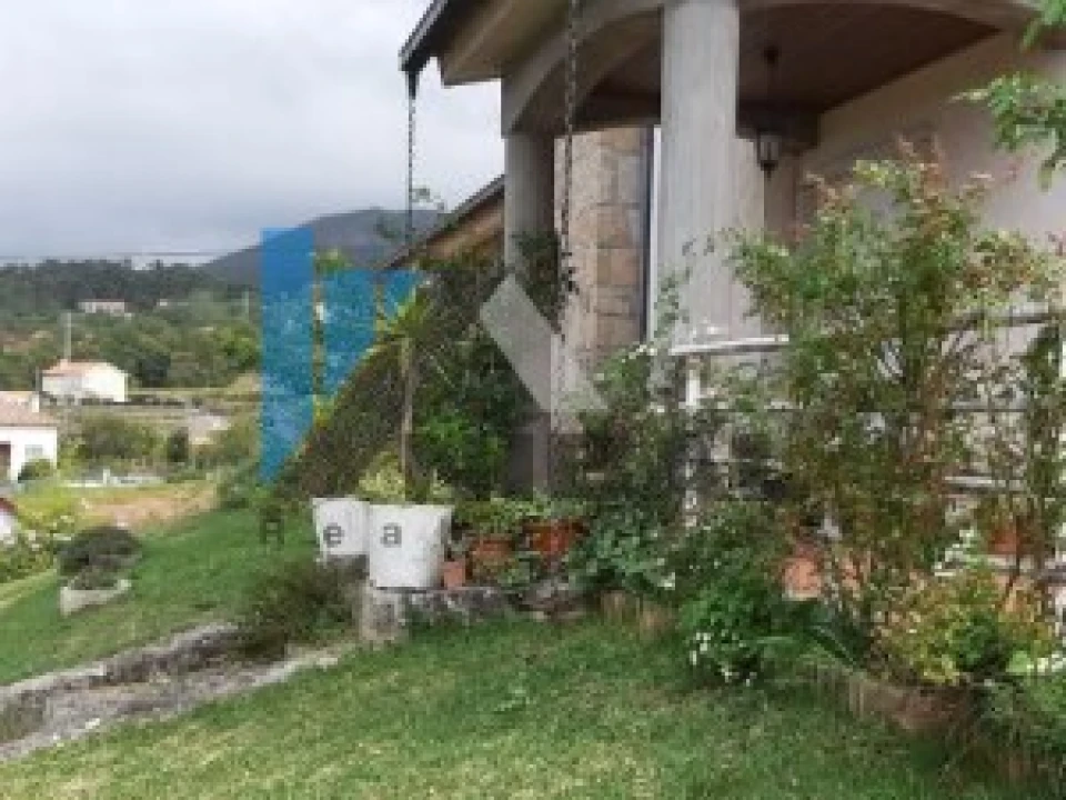 Moradia T4 para Venda em Gondarem Foto 26