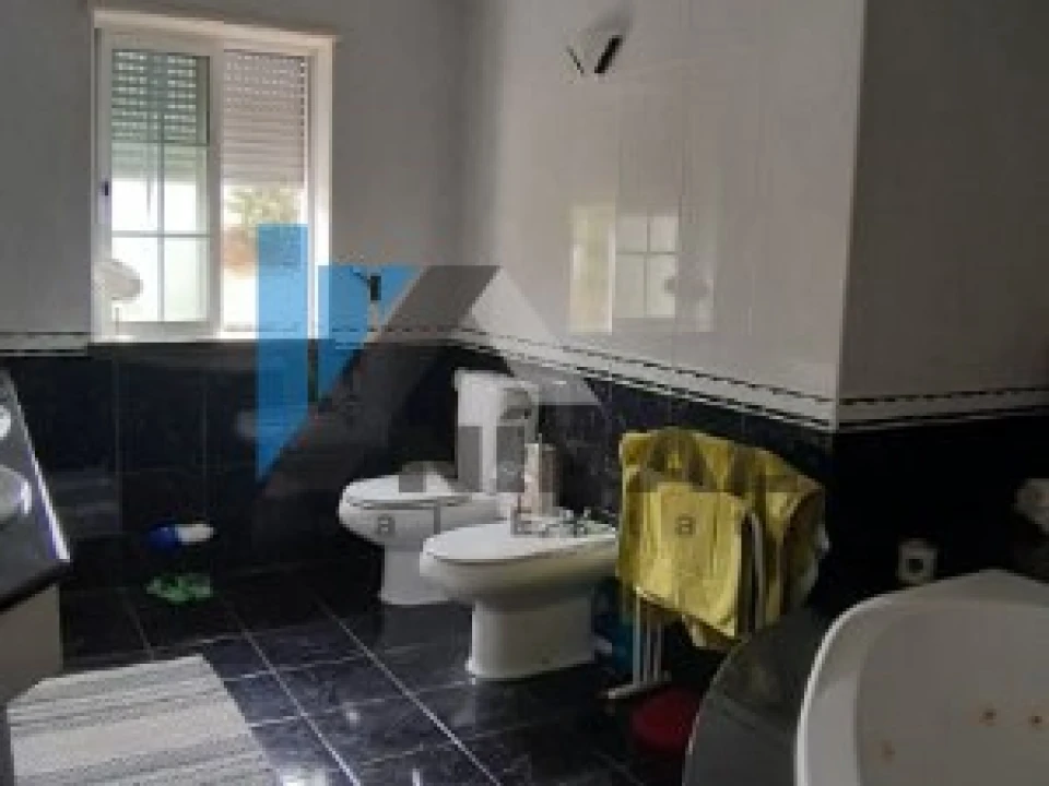 Moradia T4 para Venda em Gondarem Foto 13