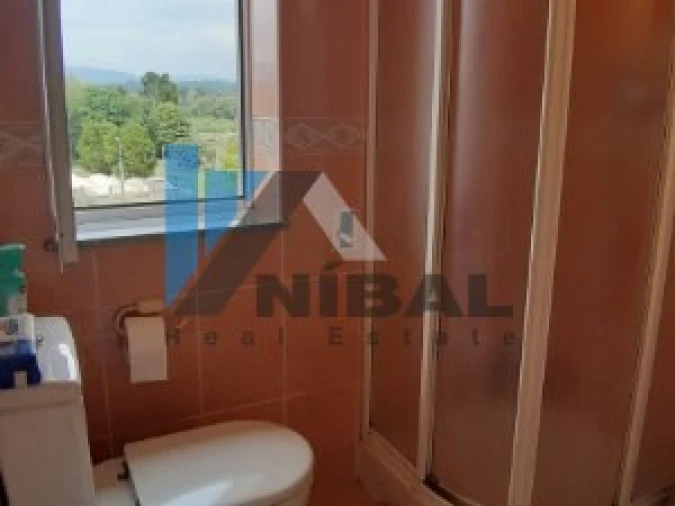 Moradia T4 para Venda em Gondarem Foto 7