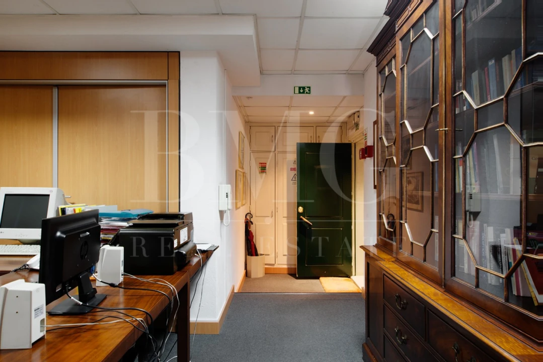 Escritório para Arrendamento em Santa Maria Maior Foto 2