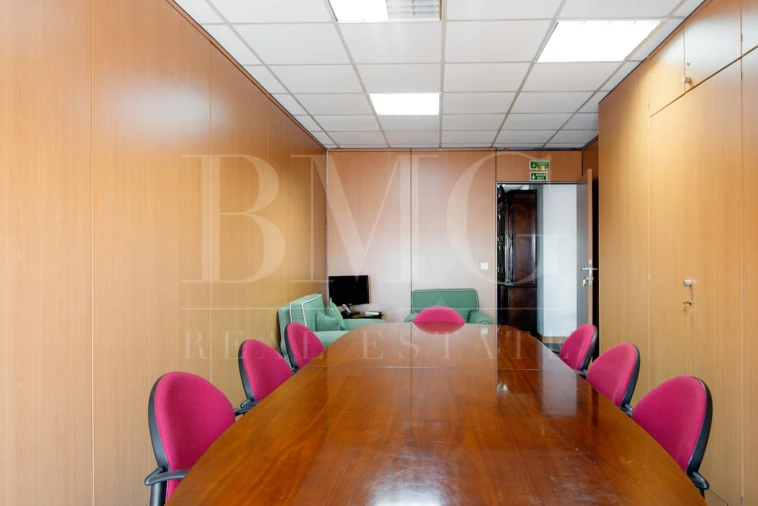 Escritório para Arrendamento em Santa Maria Maior Foto 8