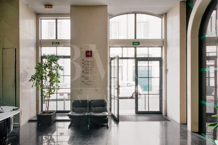 Escritório para Arrendamento em Santa Maria Maior Foto 13