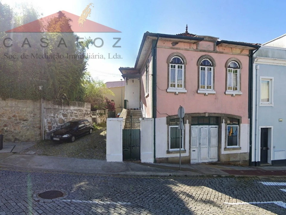 Moradia T5 para Venda em Lordelo do Ouro e Massarelos Foto 2