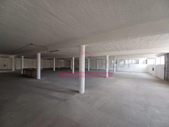 Armazém para Venda em Mangualde, Mesquitela e Cunha Alta