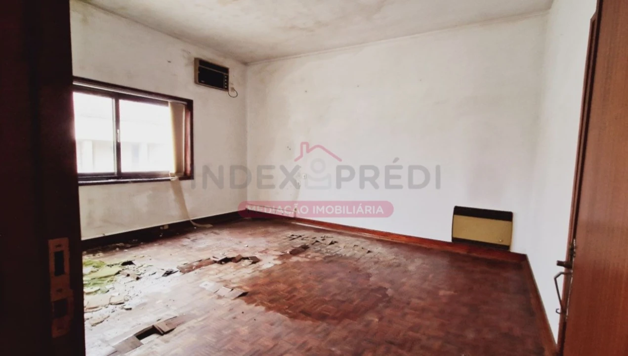 Armazém para Venda em Sangalhos Foto 18