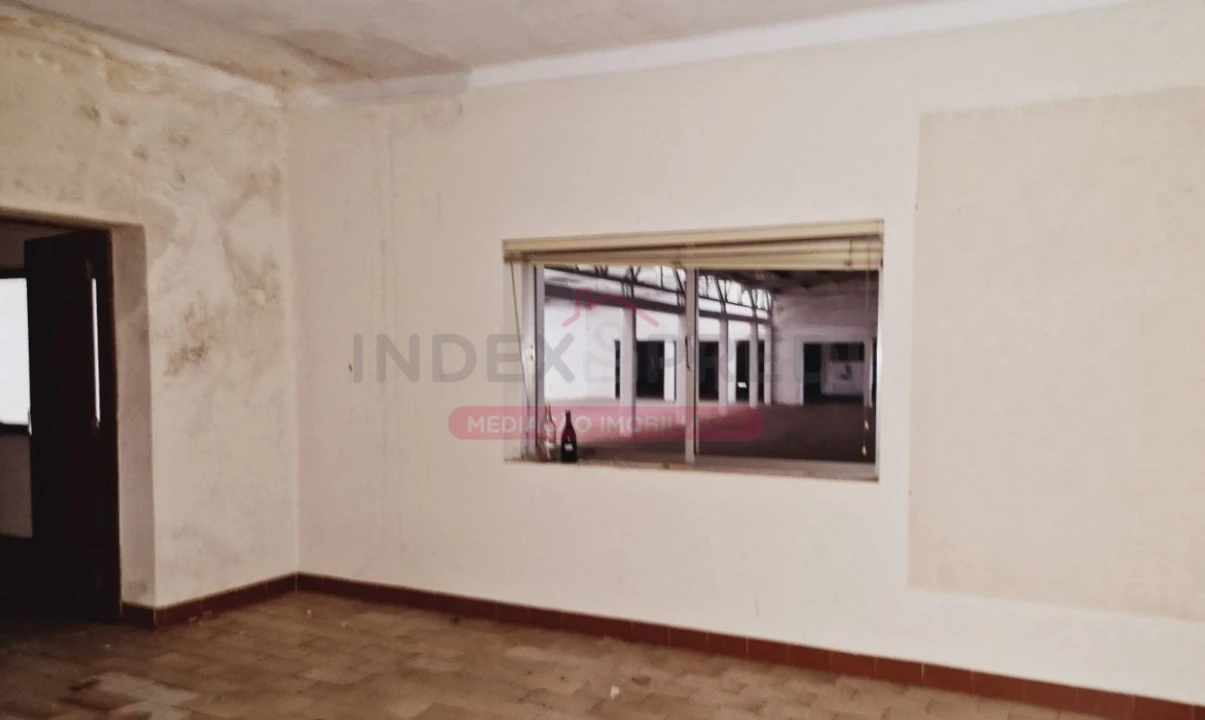 Armazém para Venda em Sangalhos Foto 33