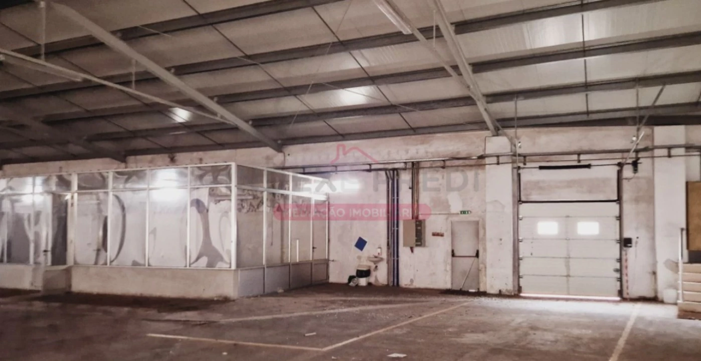 Armazém para Venda em Sangalhos Foto 36