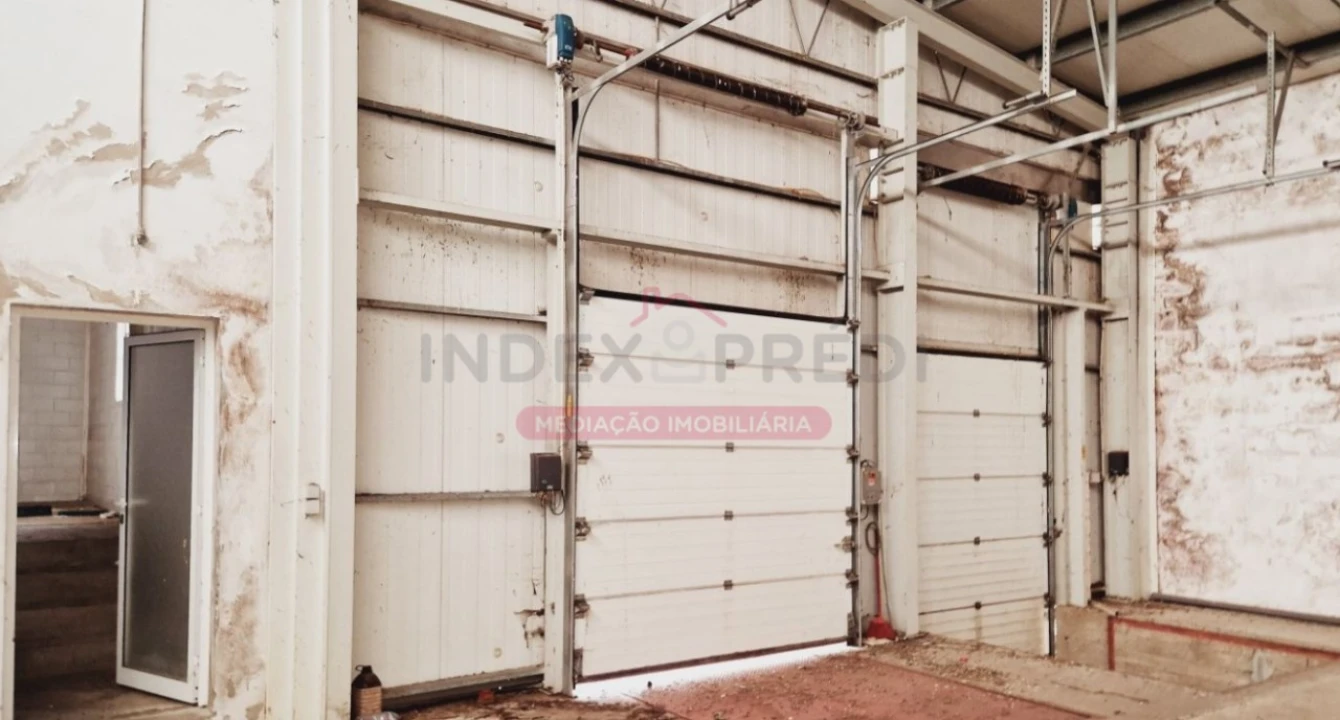 Armazém para Venda em Sangalhos Foto 37