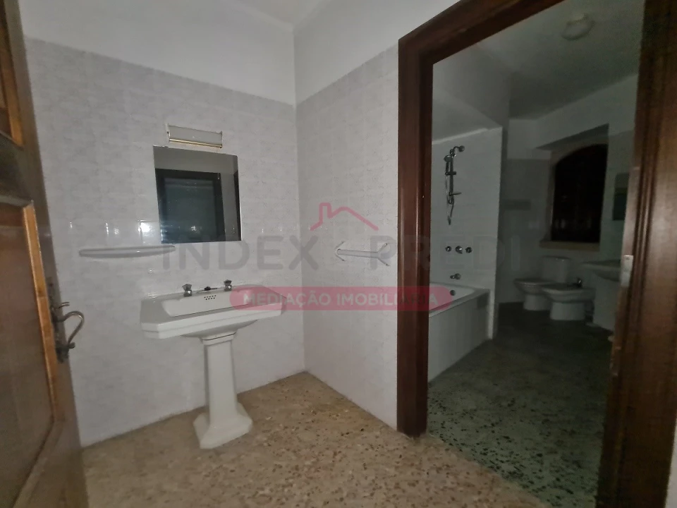 Moradia T10 para Venda em Maiorca Foto 12