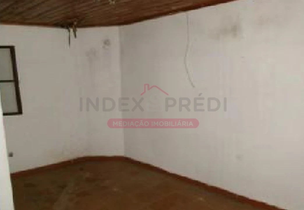 Moradia T1 para Venda em Candosa Foto 7