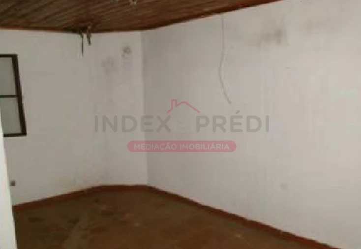 Moradia T1 para Venda em Candosa Foto 7