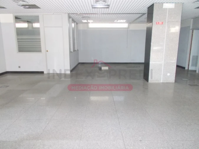 Loja para Venda em Cortegaça Foto 7