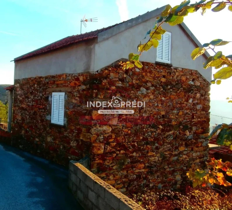 Moradia T5 para Venda em Cabril Foto 1