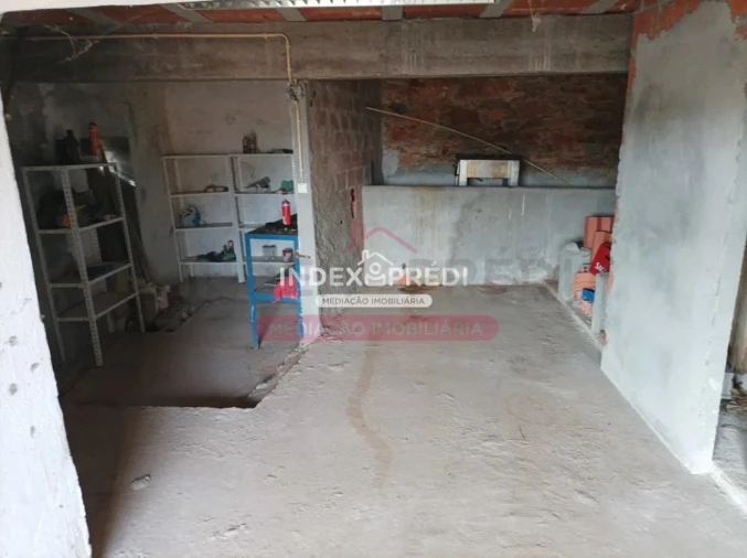 Moradia T5 para Venda em Cabril Foto 4