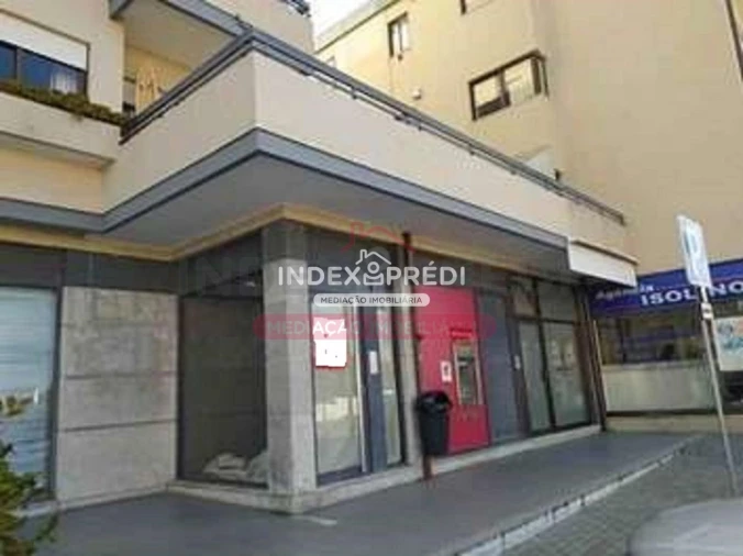 Loja para Venda em Paços de Brandão Foto 4