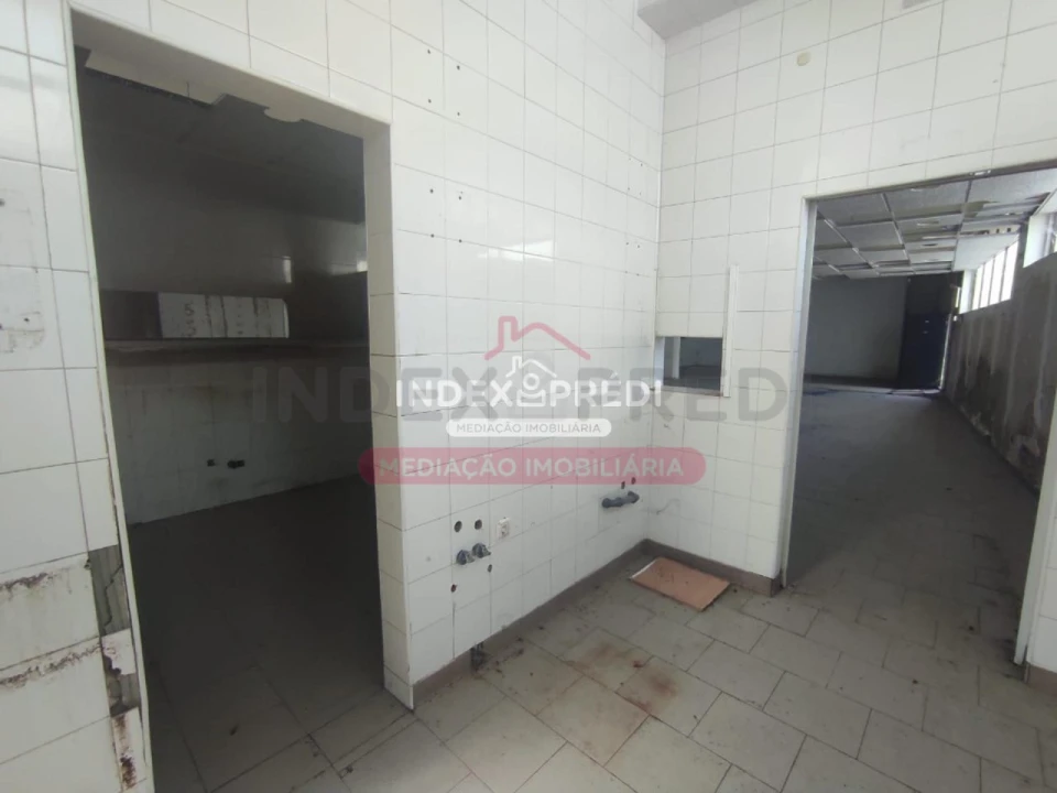 Loja para Venda em Assunção, Ajuda, Salvador e Santo Ildefonso Foto 4