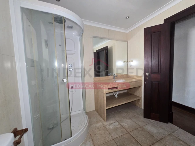 Moradia T5 para Venda em Abrunheira, Verride e Vila Nova da Barca Foto 40