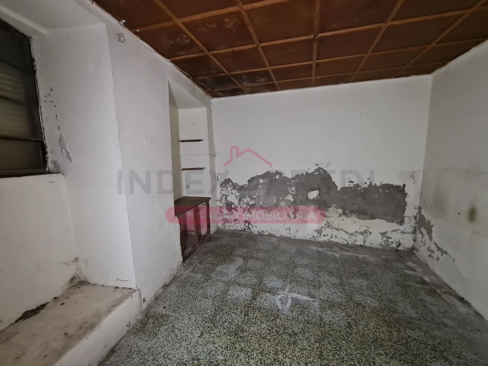 Moradia T4 para Venda em Escalhão Foto 4