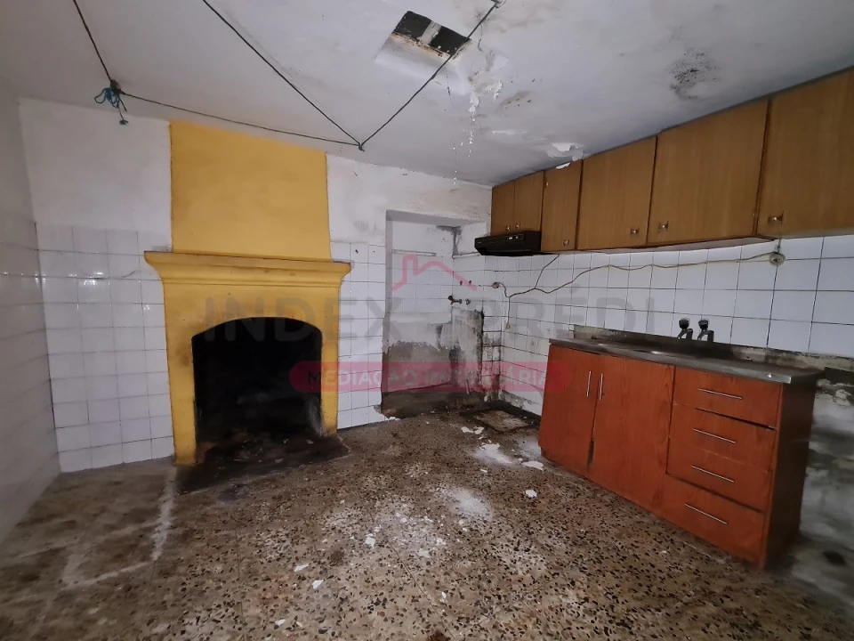 Moradia T4 para Venda em Escalhão Foto 11