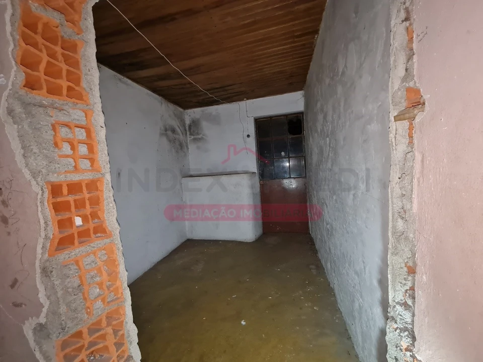 Moradia T4 para Venda em Escalhão Foto 19