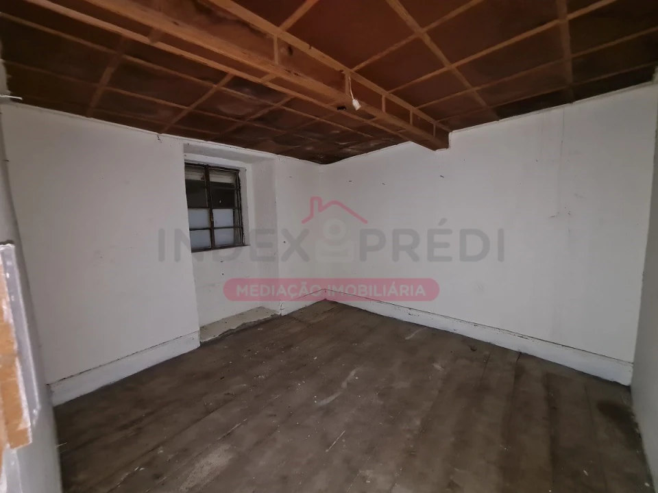 Moradia T4 para Venda em Escalhão Foto 21