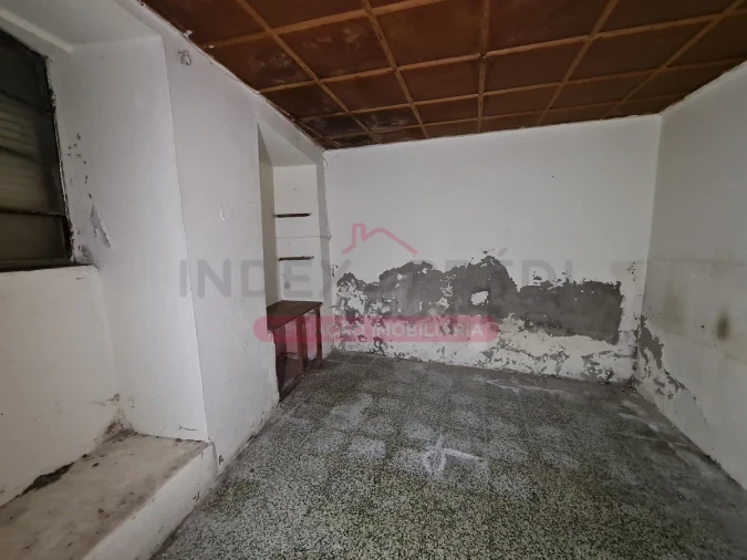 Moradia T4 para Venda em Escalhão Foto 4