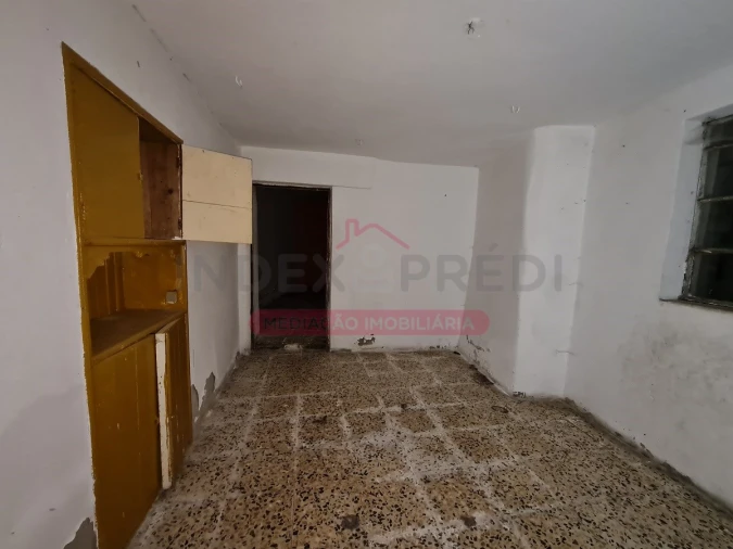 Moradia T4 para Venda em Escalhão Foto 9