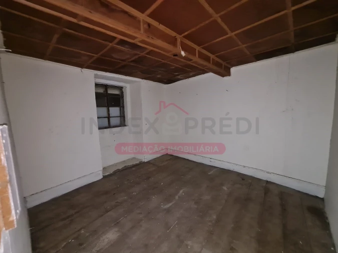 Moradia T4 para Venda em Escalhão Foto 21