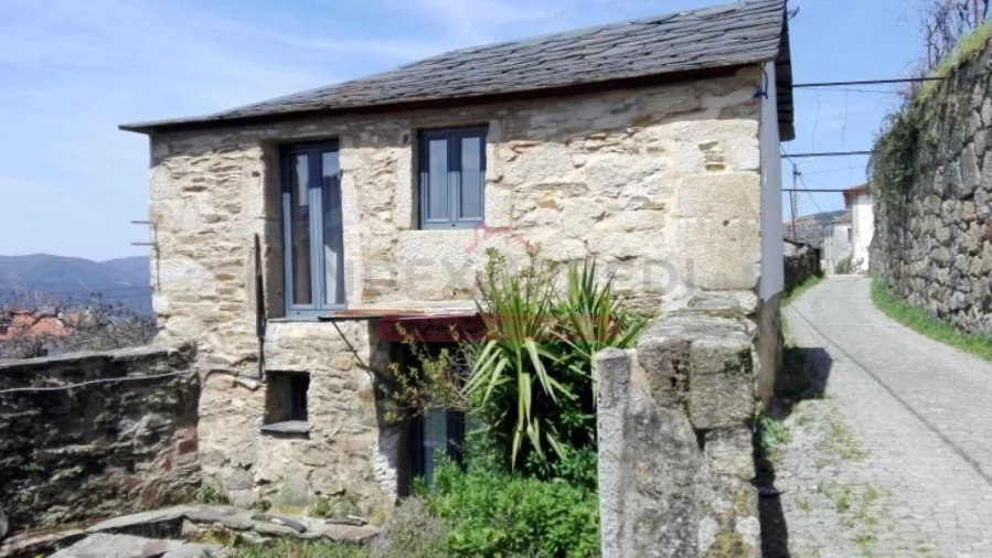 Moradia T3 para Venda em Canelas e Espiunca Foto 4