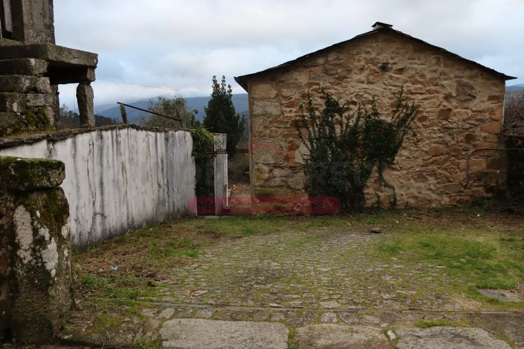 Moradia T3 para Venda em Canelas e Espiunca Foto 13