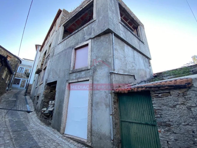 Moradia T5 para Venda em Fajão-Vidual