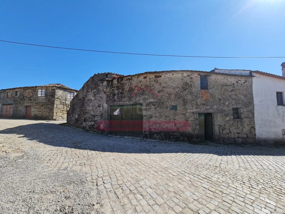 Moradia T1 para Venda em Espariz e Sinde Foto 1